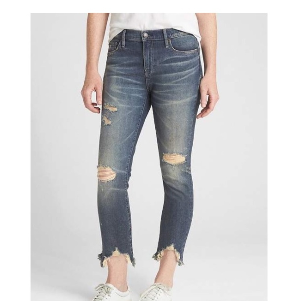 Gap Jeans Womens Size 26 Denim Best Girlfriend Distressed Cropped Washed Raw Hem